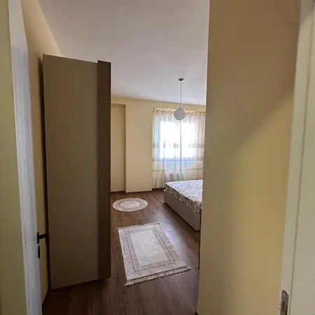 Shirzana White Palace, * Paskuqan