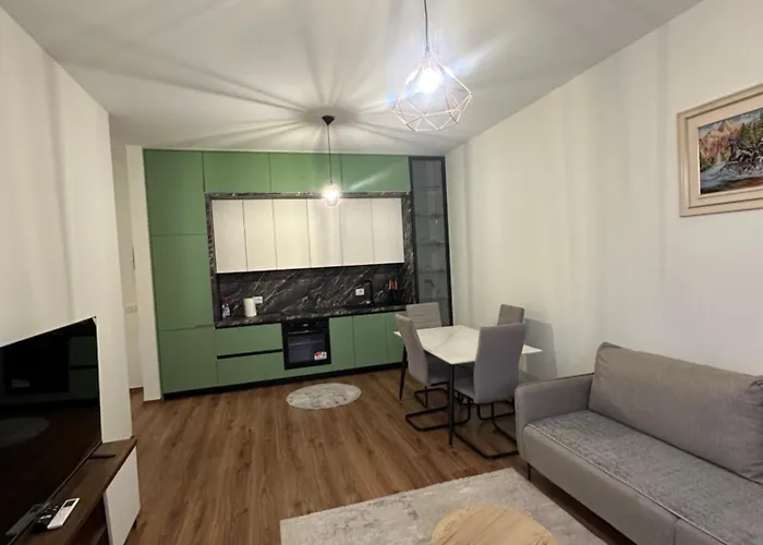 Apartment Shirzana White Palace,