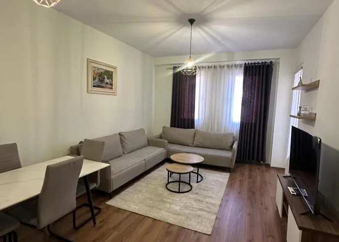 Shirzana White Palace, Apartment Paskuqan