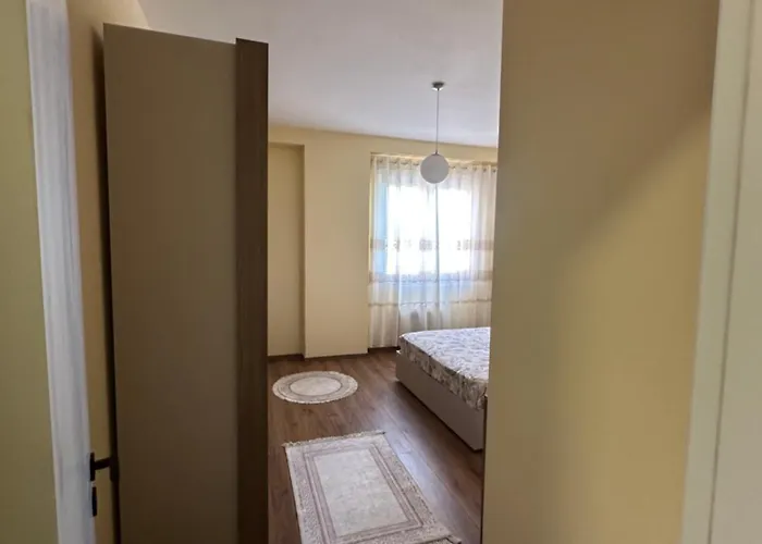 Shirzana White Palace, * Patza-Kuqani